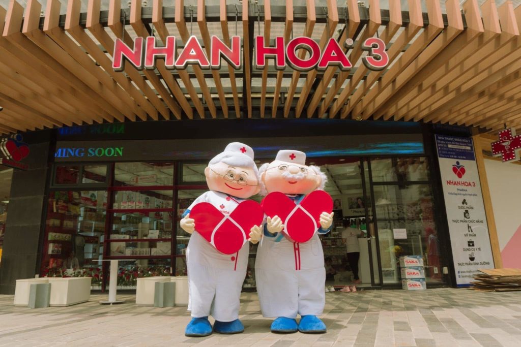 ông Tận Tâm Bà Tử Tế Nhân Hoà